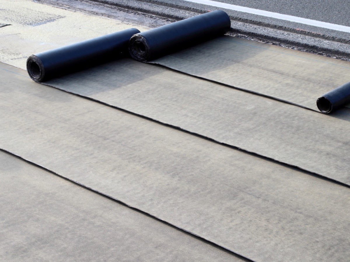 Flat membrane roof on a commercial building